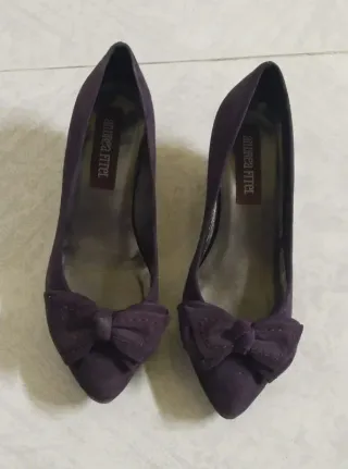 Tacones de terciopelo morados