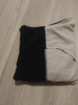 Maglietta con cappuccio beige e nera