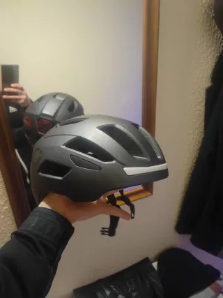 Casco para Monopatín Eléctrico Marca Coetec.