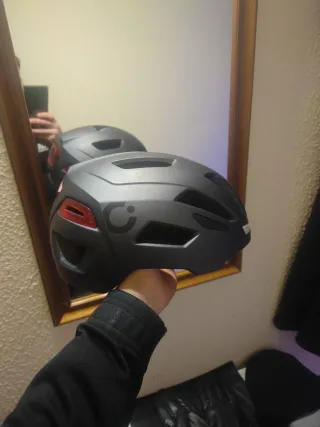 Casco para Monopatín Eléctrico Marca Coetec.