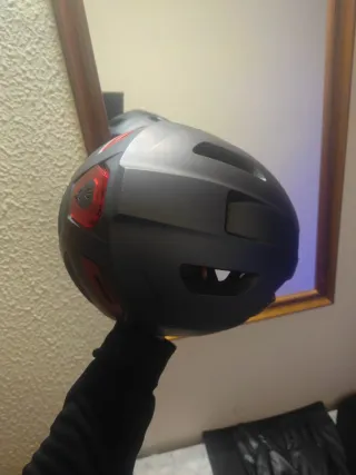 Casco para Monopatín Eléctrico Marca Coetec.