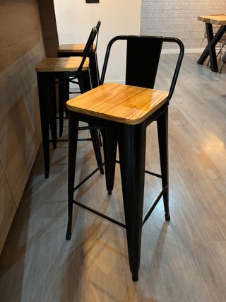 Taburetes estilo industrial metal y madera. 3 unid