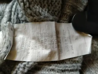 Conjunto chaleco gris y camisa blanca mujer