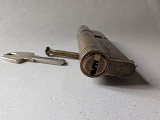 Cerradura Tesa Puerta Blindada