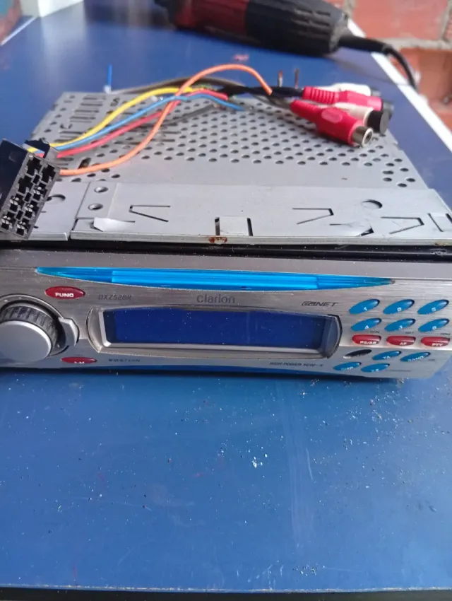 Radio Coche Clarion DX258B