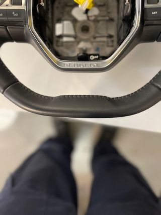 Volante Peugeot 3008