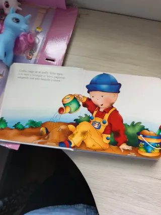 Caillou. El baño