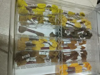 50 Hilos de Bordar DMC Retors 0.40 EU cada madeja.