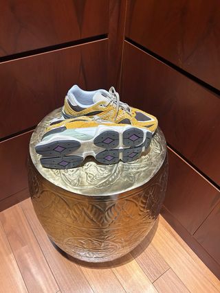 Zapatillas New Balance 9060 Marrones y Amarillas