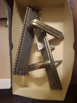 15 Manillas de puerta antiguas con cerrojo