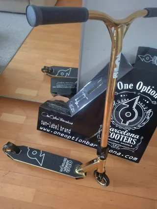 Patinete ONE Option BCN Dorado