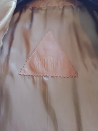 Chaqueta de piel marrón