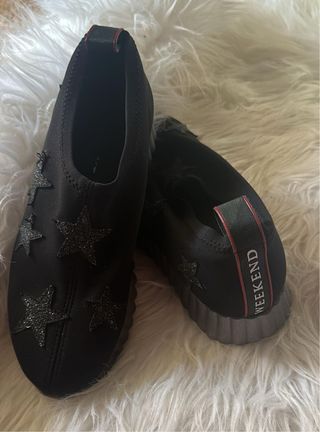 Zapatillas WEEKEND negras con estrellas plateadas