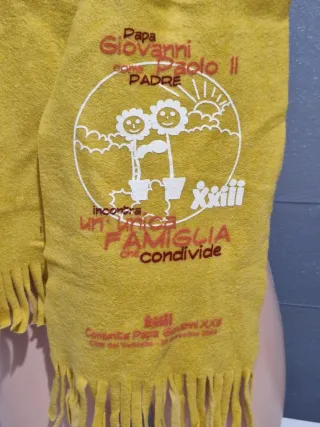 Sciarpa Revlon Papa Giovanni 23°