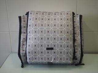 Trona portátil bebé "Tuc-Tuc". Como nueva.