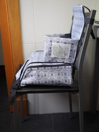 Trona portátil bebé "Tuc-Tuc". Como nueva.