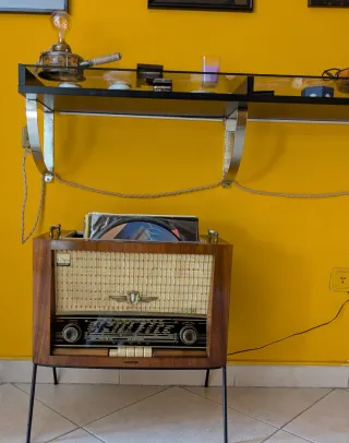 Radio Vintage Anni '50 con Portadischi