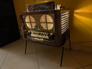 Radio Vintage Anni '50 con Portadischi