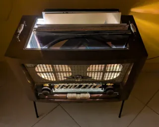 Radio Vintage Anni '50 con Portadischi