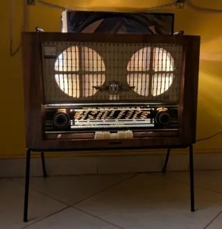 Radio Vintage Anni '50 con Portadischi