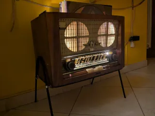 Radio Vintage Anni '50 con Portadischi