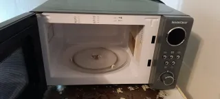 Microondas SilverCrest gris