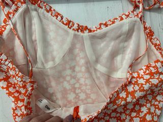 Mono floral naranja y blanco de Mango