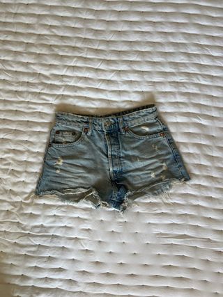 Pantalón vaquero corto