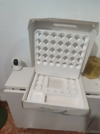 Caja MacBook Apple SOLO CAJA Y CORCHOS