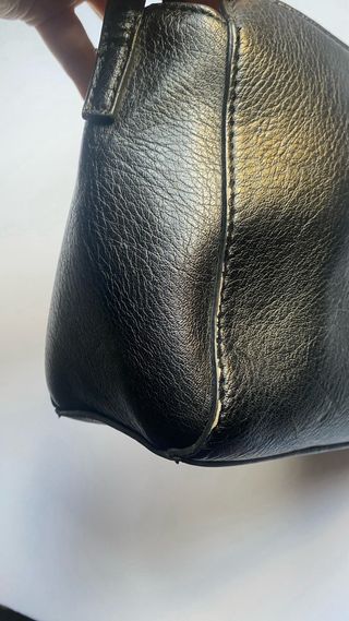 Bolso negro pequeño bordado flores