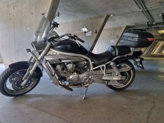 Hyosung Aquila 650 Custom Moto.