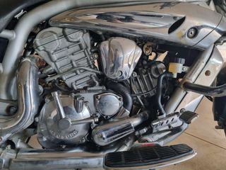 Hyosung Aquila 650 Custom Moto.