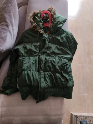 Chaqueta Desigual verde con capucha reversible