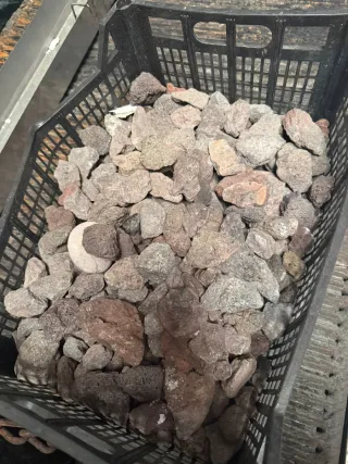 Barbecue in ferro con ruote