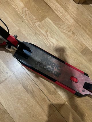 Patinete infantil rojo y negro