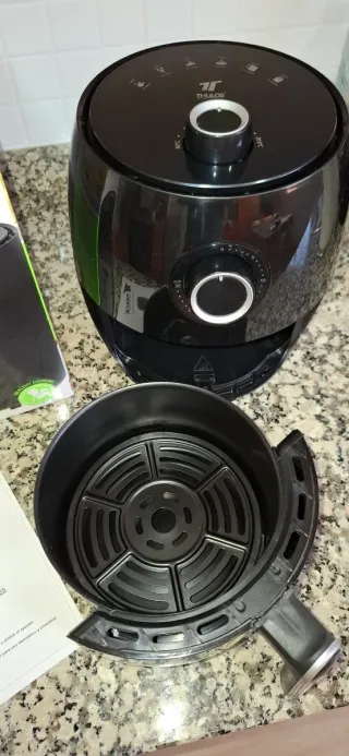 Freidora de Aire Thulos 2L Nueva