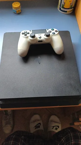 PS4 (PlayStation 4) Blanca y Negra