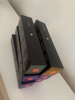 Cafetera Nespresso Vertuo Pop + 6 cajas de café