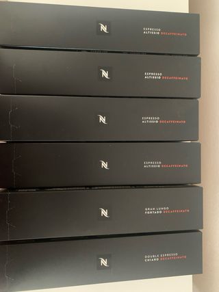 Cafetera Nespresso Vertuo Pop + 6 cajas de café