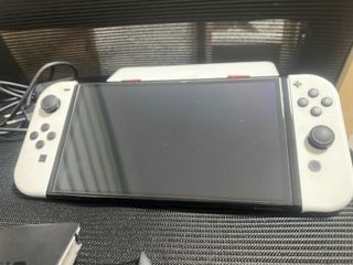 Nintendo Switch OLED Bianca e Nera