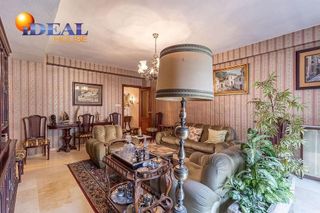 Piso en venta en Camino de Ronda - Rosaleda en Granada