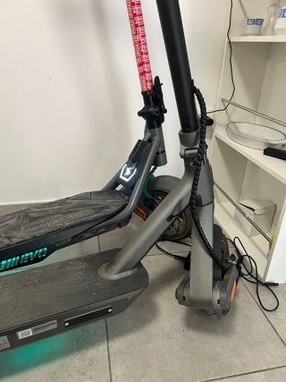 2 Patinetes Eléctricos Xiaomi 4Ultra y SmartGyro