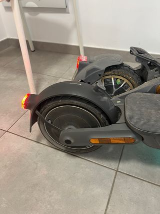 2 Patinetes Eléctricos Xiaomi 4Ultra y SmartGyro