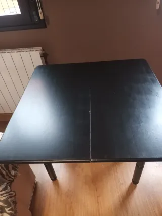 Mesa auxiliar negra con cajón