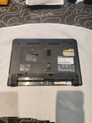 Portátil Toshiba NB200 Negro/Verde