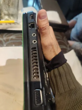 Portátil Toshiba NB200 Negro/Verde