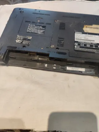 Portátil Toshiba NB200 Negro/Verde