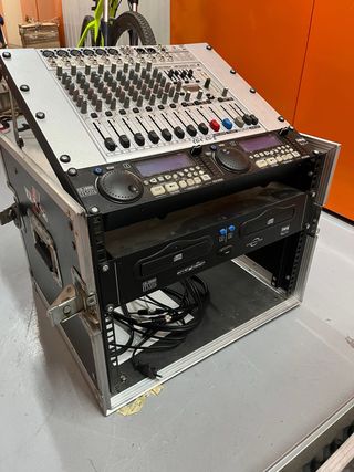 Rack Mesa Mezclas Behringer EURORACK UB1222FX-PRO