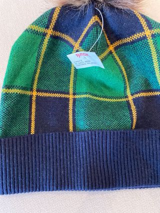 Gorro cuadros pompón