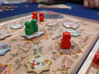 Expansion del juego Red Cathedral: Contractors.